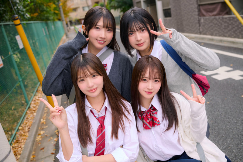 める&ひかり&もあ&ゆみ 無料サンプル動画画像(1) 【令和のハメ撮りライバー.NET】